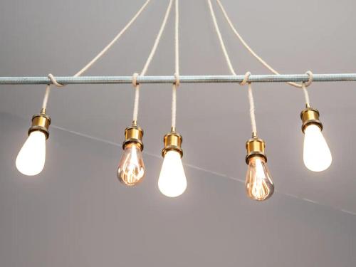 Pass the Keys A Vibrant Characterful Mews House with Air Con - image 3