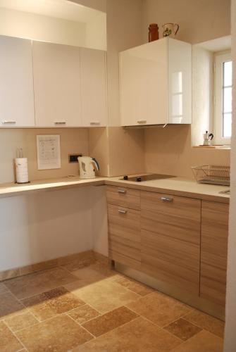 SORTIE 44 - NEWLY renovated 1 bedroom, center of old Antibes, Antibes (fotografie 6)