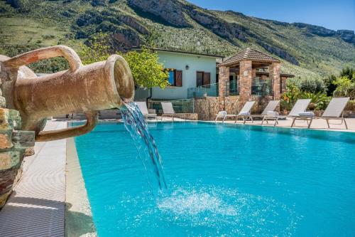 Villa Miceli con piscina privata – khách sạn tại Case Trappeto