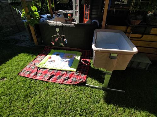 "Tempat Senang" chalet on the beautiful Veluwe with airco sauna bbq jacuzzi beamer and dog "Tempat Senang" chalet on the beautiful Veluwe with airco sauna bbq jacuzzi beamer and dog