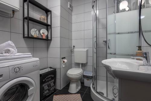 Apartment image 8