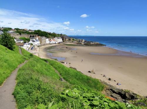 Spacious Luxury 3 Bedroom Flat in Kirkcaldy, Fife in คิกคาล์ดี