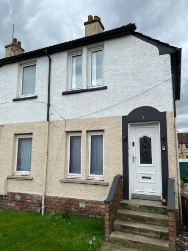 Spacious Luxury 3 Bedroom Flat in Kirkcaldy, Fife in คิกคาล์ดี