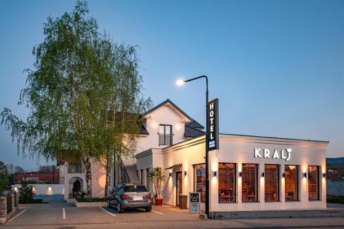 Hotel Kralj, Кралево