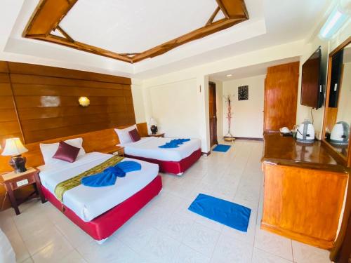 2 twin beds