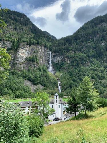 Casa Cascatella in Augio, Schweiz