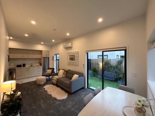 Spacious Inner City Townhouse - Apartment - Christchurch