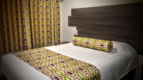 Jewel City Inn in Glendale, USA