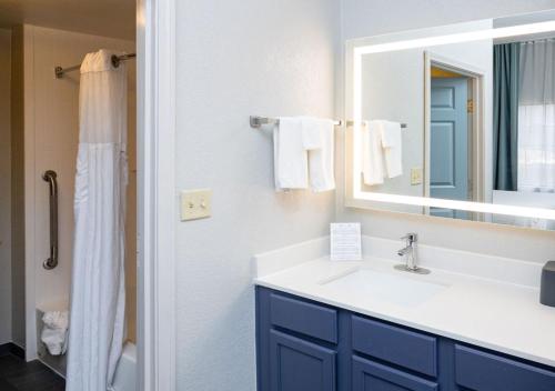 One-Bedroom Suite - Non-Smoking