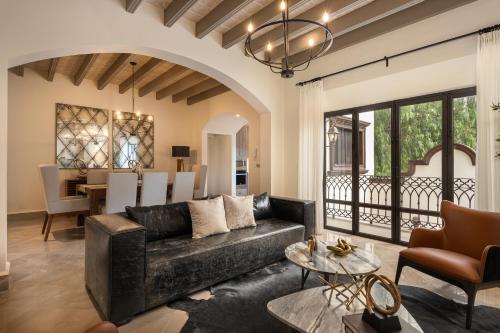 Casa Lu, Modern 3BR Home in Centro with Private Rooftop in San Miguel de Allende, Mexico