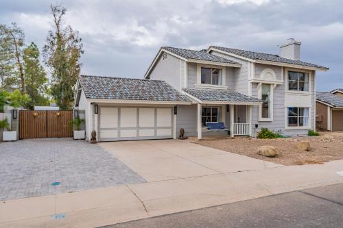 Family Fun House with Heated Pool & Hot Tub & Pool Table in Chandler