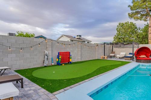 Family Fun House with Heated Pool & Hot Tub & Pool Table in Chandler