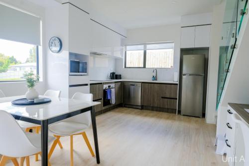 مطبخ, Modern Howick Town House Fibre WiFi Netflix in هوويك