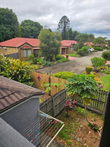 Kilátás, Mick's Shared Townhouse in Kallangur