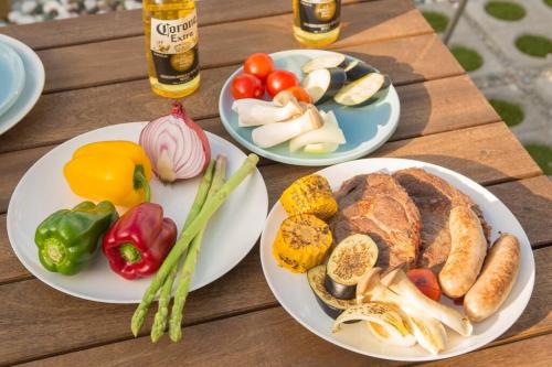 沖縄屈指のリゾートエリア恩納村の1棟貸し切り別荘へめんそーれ