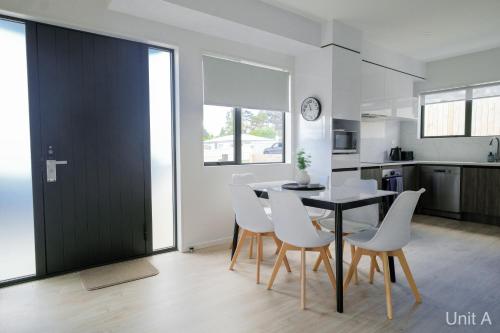 المرافق, Modern Howick Town House Fibre WiFi Netflix in هوويك