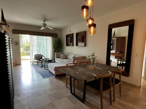 Beachfront 2 bedroom Condo in Playa Royale Resort, Nuevo Vallarta in Nuevo Vallarta , Mexico