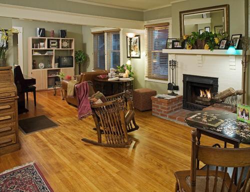 Hillcrest House Bed & Breakfast