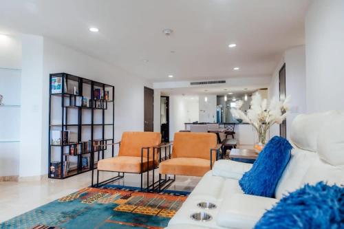 The Elegance of Oasis -3BR Apartment Beach Front