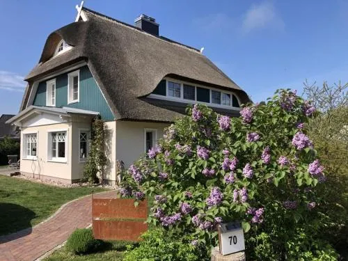 House Pella Modern retreat in Born, Deutschland
