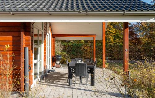  Nice Home In Glesborg With Wifi in Glesborg