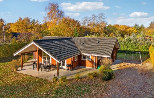  Nice Home In Glesborg With Wifi in Glesborg
