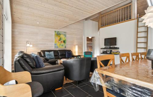 Nice Home In Glesborg With Wifi in Glesborg
