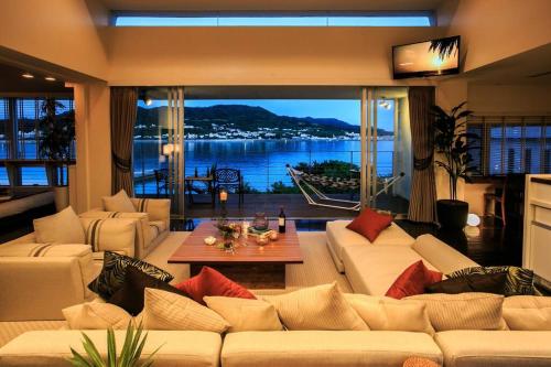 ビーチまで徒歩1分！海辺の家でゆったりと過ごせるハワイアンスタイルの一軒家！