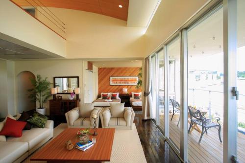 ビーチまで徒歩1分！海辺の家でゆったりと過ごせるハワイアンスタイルの一軒家！