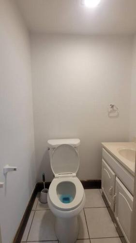 Entire house - 4 Bedroom-Enfield in Enfield, USA