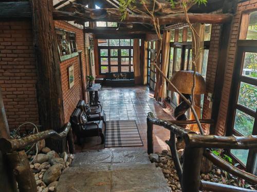 ธารทอง ลอดจ์ Tharnthong Lodge