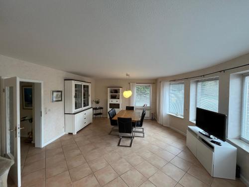 5 Zimmer Ferienhaus Anita mit Sonnengarten für bis zu 6 Personen NR1 (5 Zimmer Ferienhaus Anita mit Sonnengarten fur bis zu 6 Personen NR1) in Sankt Peter-Ording