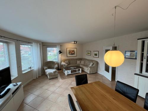 5 Zimmer Ferienhaus Anita mit Sonnengarten für bis zu 6 Personen NR1 (5 Zimmer Ferienhaus Anita mit Sonnengarten fur bis zu 6 Personen NR1) in Sankt Peter-Ording