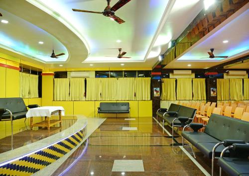 ห้องประชุม / บอลรูม, โรงแรมไตรซี (Hotel Tri Sea) in กันยากุมารี