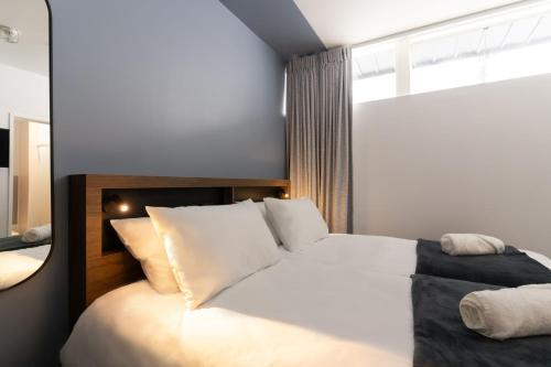 Twin Room image 2