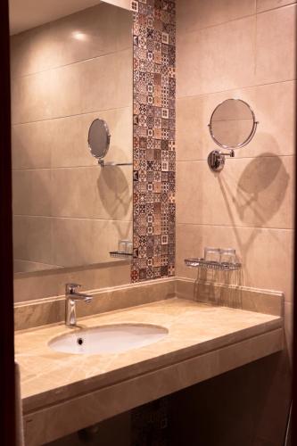 Almadiafa - المضيفه Room Type - Triple Room with City View
