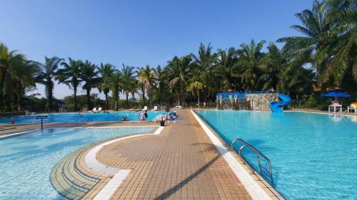 Swimming pool, Cinta Sayang Resort in Sungai Petani