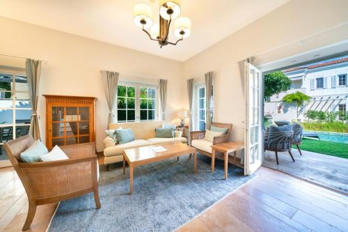 Number 27, Outstanding Corner Villa w/pool in Portville Gocek, Fethiye (Foto 6)