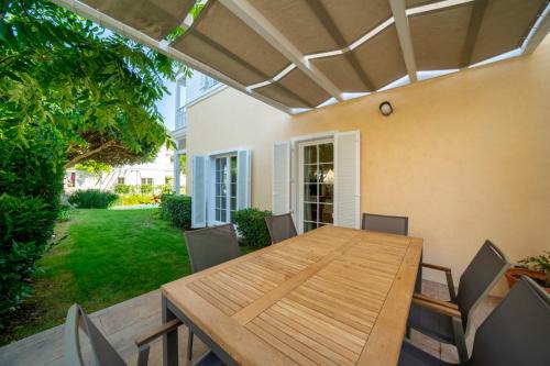 Number 27, Outstanding Corner Villa w/pool in Portville Gocek, Fethiye (Foto 3)
