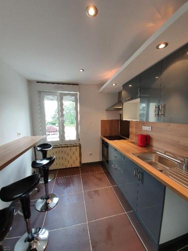 NancyRoom - Photo 3