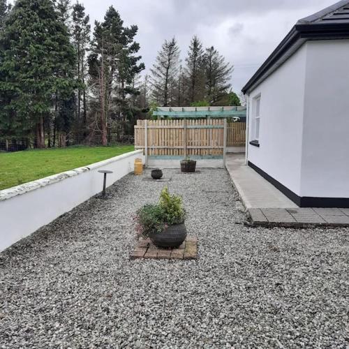 Cheerful three bedroom country cottage in Ballina