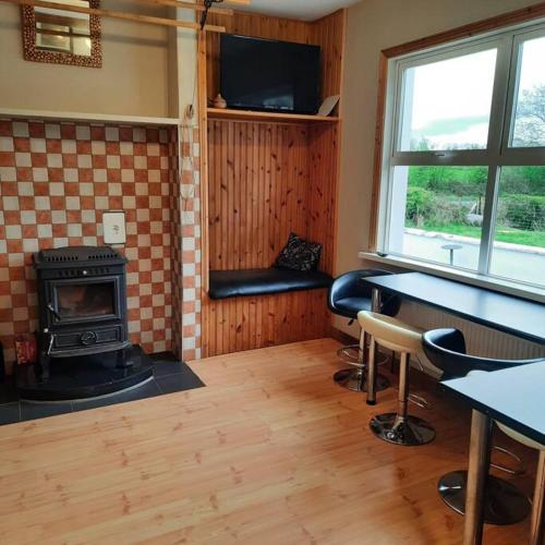 Cheerful three bedroom country cottage in Ballina
