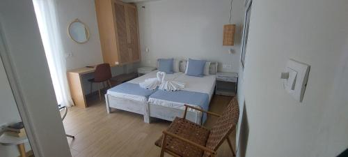 Maria's Hotel - image 6