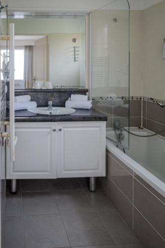 Tulip Inn Honfleur Residence - main image