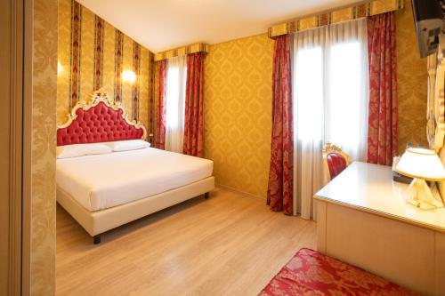 1 queen bed