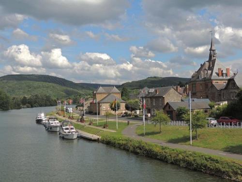 Logement en bord de Meuse « La Jolie Rose » - Location saisonnière - Haybes