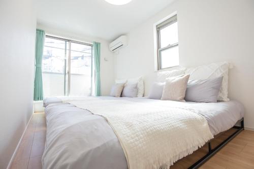 Comfort Walk to Takadanobaba Sta - 2LDK YoYj Dual Bathrooms & Washrooms for Families & Groups