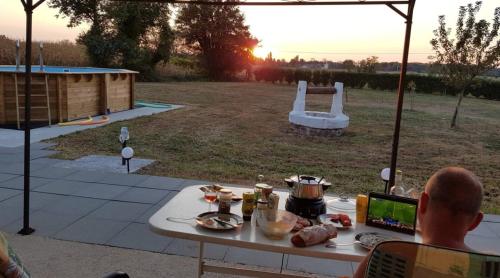 Balkons/terase, Monis ruhiges Ferienhaus in Montpont-en-Bresse