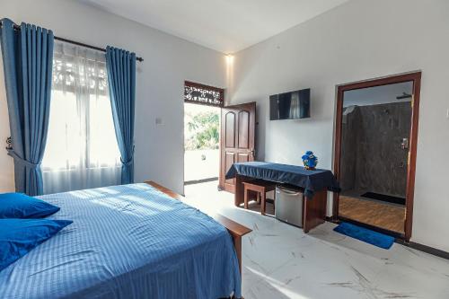 Queen Room with Balcony room in Villa Talpe