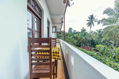King Room with Balcony image 4